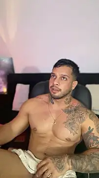 marckmathews (M young) - NAKED + SPIT ON MY  PECS 💦