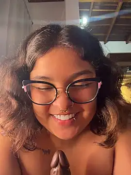 Lulu_kawaii16 live cam on StripChat