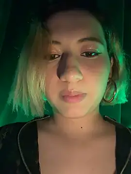 LizaSluty live cam on StripChat