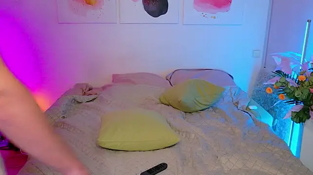Ariana_Petite