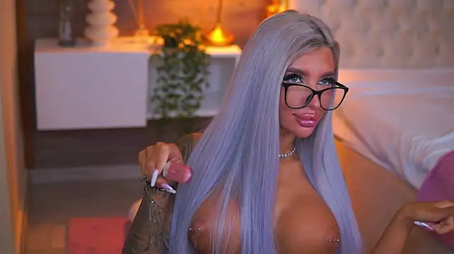 juicy_jessye (F teen) - dildo fuck missionary😈