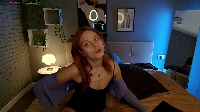 Alisa_Laurent live cam on StripChat