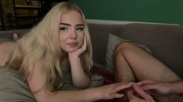 Blonde88888 webcam