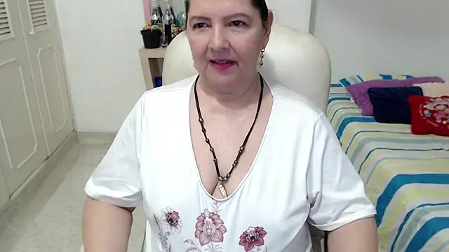 leonela_69 live cam preview