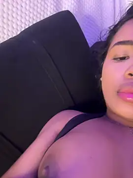EbonyStars webcam