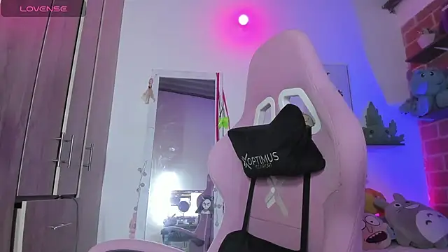 saralolo420 live cam on StripChat
