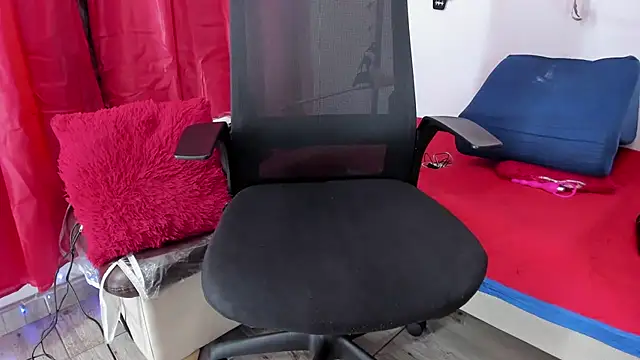 miaroberts69 live cam preview