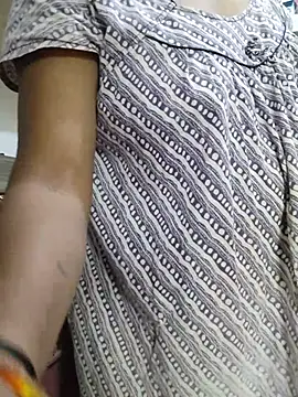 spicysuhana live cam on StripChat