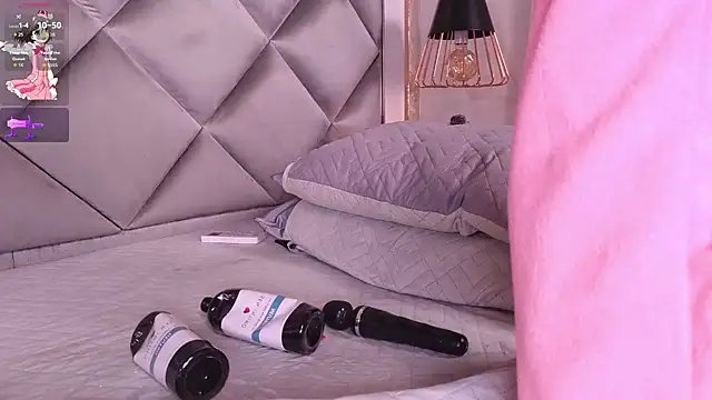 crystal_gilton live cam on StripChat