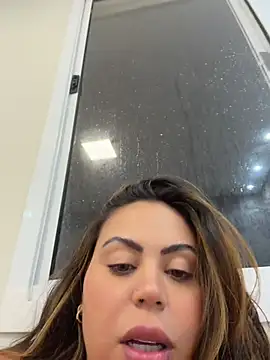 LariiHotWife webcam