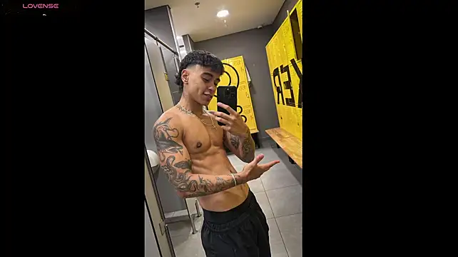 Ftm_xxxperiencie webcam