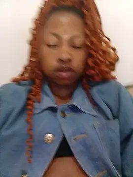 Sweethoneypot25 live cam on StripChat