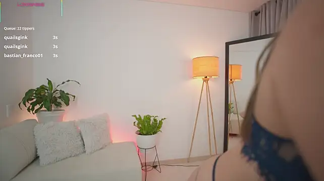 roxie_gates_