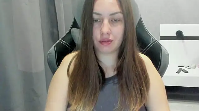 Mia_shy1