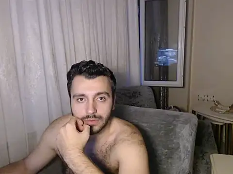 handsomeee04