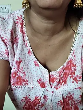 Raashi_Kannada_Telugu