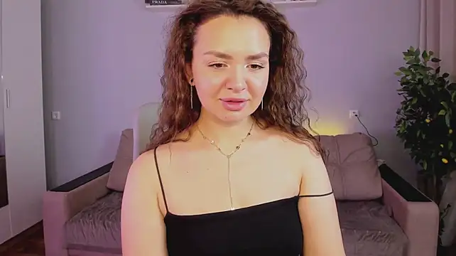 WowwGirl