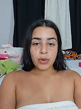 Maite_4 live cam on StripChat