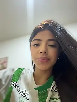GoodGirlGoneBack live sex cam