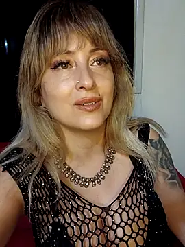 DesireSatler live cam on StripChat