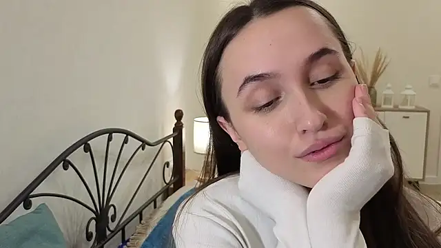 Luna_Hayes live cam on StripChat