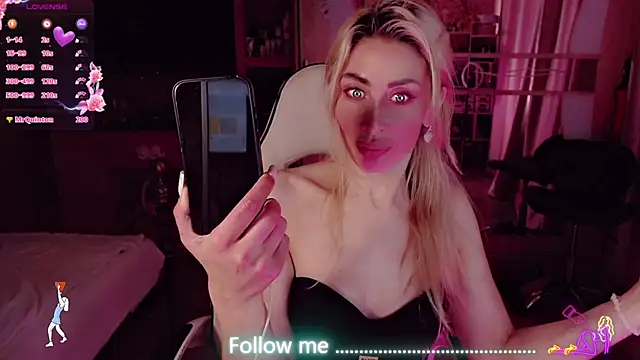 AnnieGOld_ live cam on StripChat