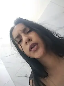 LauraMontaii webcam