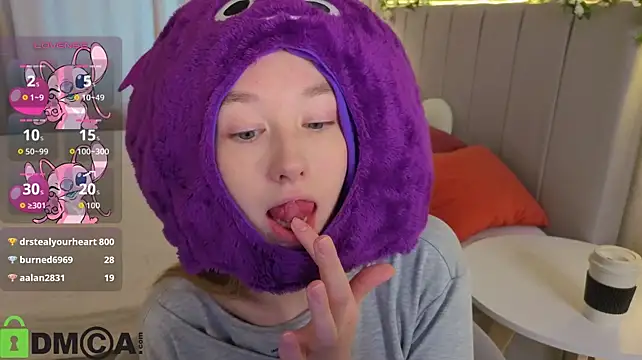 Miche1le_Allenne webcam