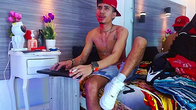 Skinny_cute_Alyer webcam