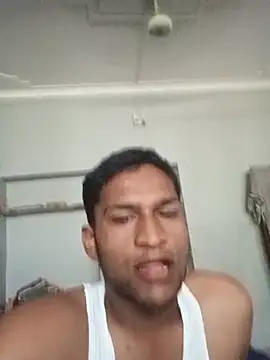 tri78lok49_ webcam