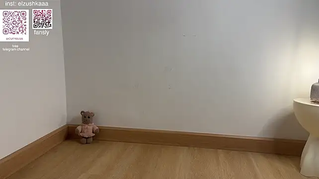 Elsa_Ice live cam on StripChat
