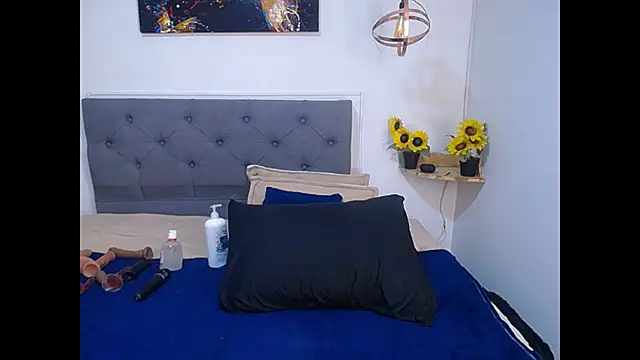 sasi_luna live cam on StripChat