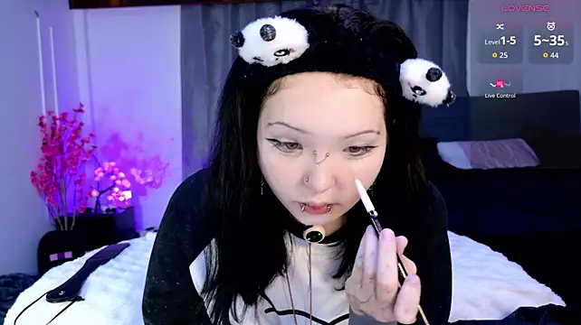 Lein_Bone live cam on StripChat