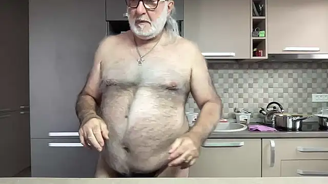 eroticvenetian (Ask my age) - LAST TIPPER CUMS WITH DADDY C2C OR PVT