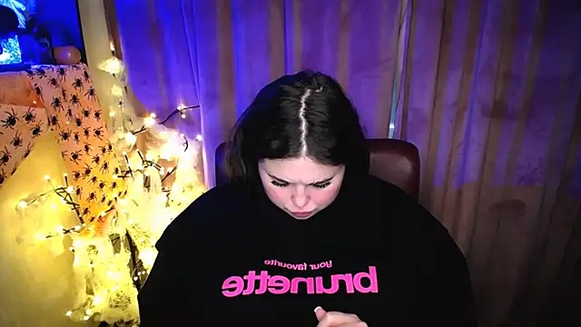 Emily_Mo