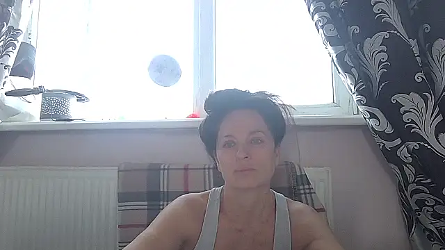 LindaStarS live cam preview