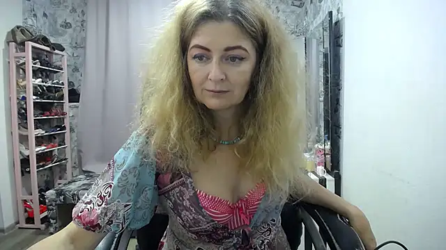 Helen1974 live cam preview