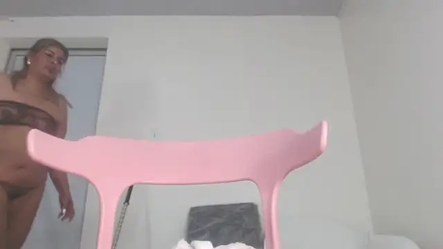 Kitty_Mifl live cam preview
