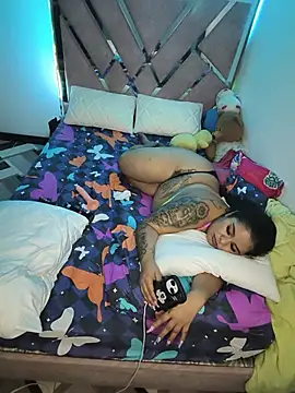 Zoe_Morettii_ live cam preview
