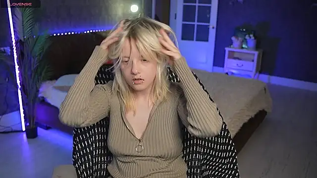 Kofimoon live cam on StripChat