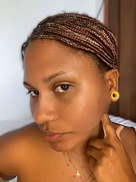 madelltheebony