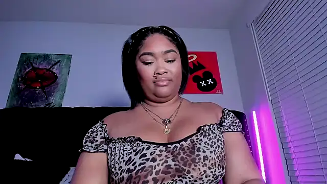 lovelyzylah live sex cam