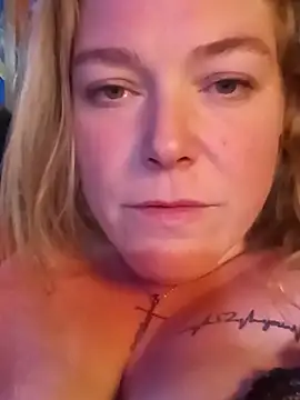 BettyandGold live sex cam