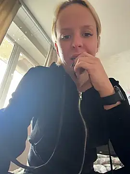 LikaCat live sex cam