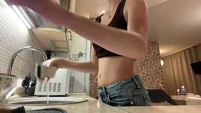 ShelbaMitsuda live cam on StripChat