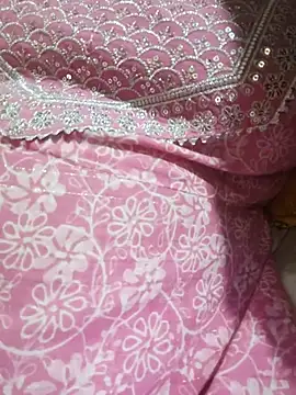 Bong_Puspa live cam on StripChat