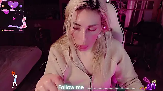 AnnieGOld_ live cam on StripChat