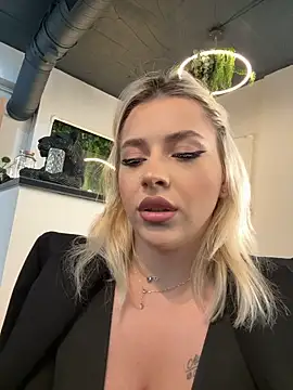 IveySin webcam