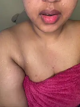 escape_with_sophie live