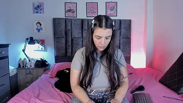 Esmeraldaa- live sex cam